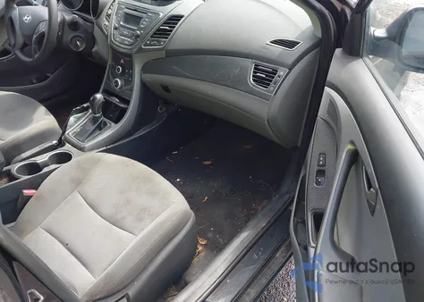 2016 Hyundai Elantra Se z USA, uszkodzony, nr VIN 5NPDH4AE9GH719899